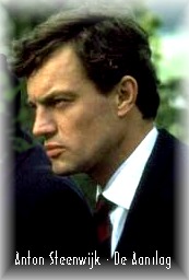 Derek de Lint as "Anton Steenwijk" in De Aanslag